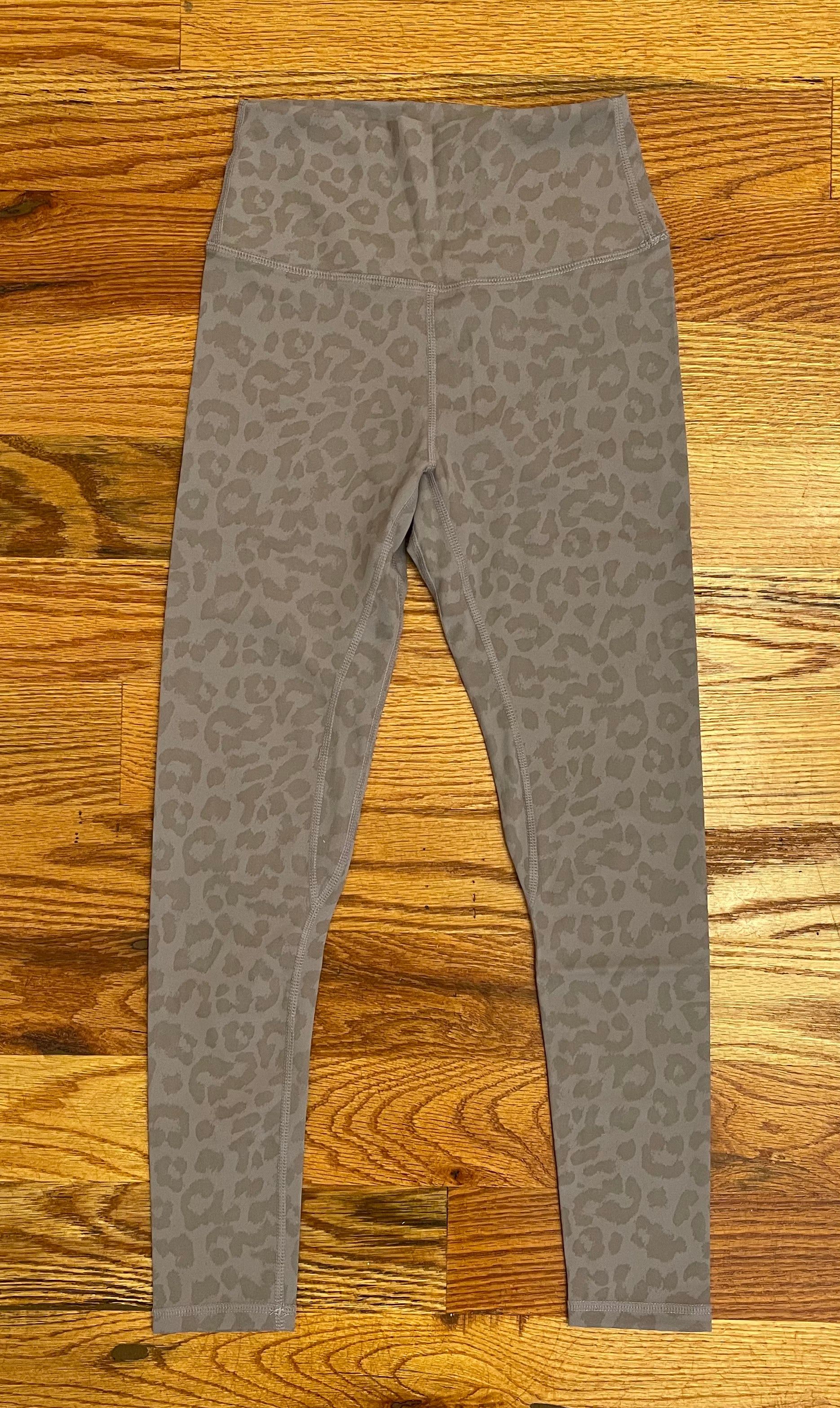 Lou & Grey NWT Leopard Print Essential Leggings - Sweet Caramel - Size  Medium